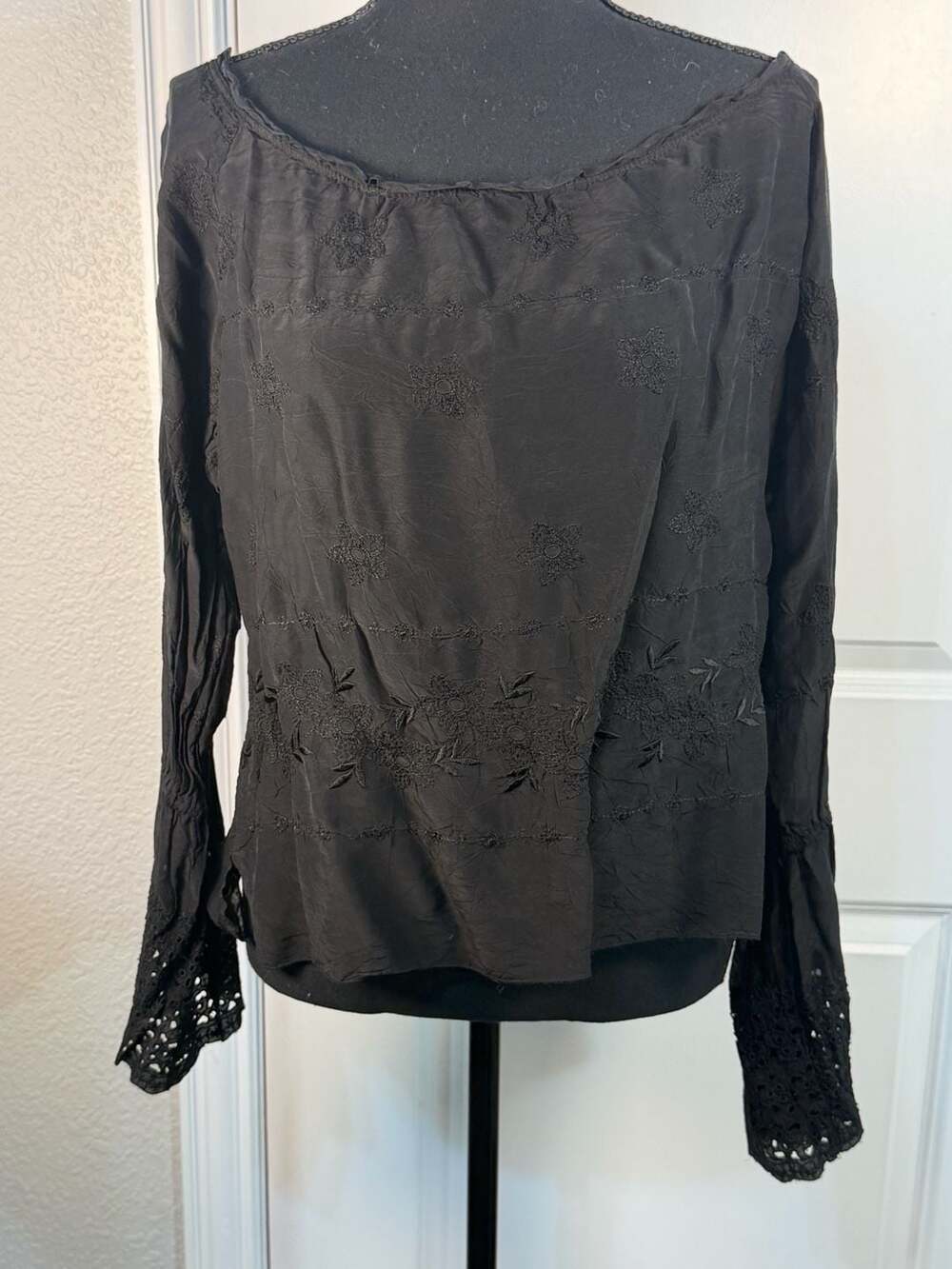 Johnny Was Black Embroidered Long Sleeve Blouse Size M - Picture 1 of 8